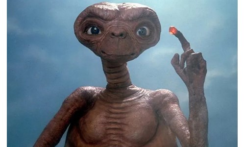 E.T.'NİN İSKELET ROBOTU AÇIK ARTTIRMAYA KONULUYOR